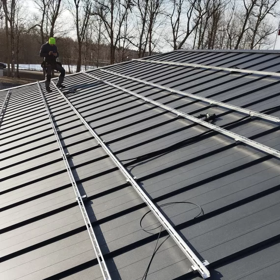 Saules enerģijas jumts